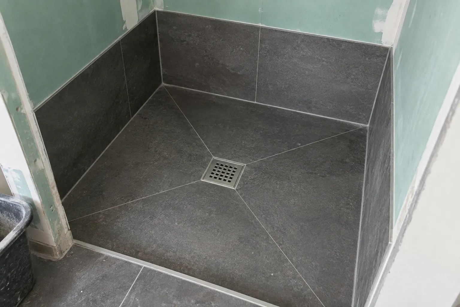 Dusche 90×90 – vom Rohbau zur fertigen Fläche